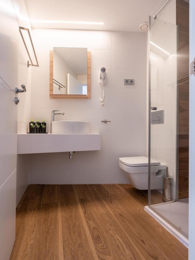 Limehome Carrer De Fontcoberta - Digital Access Hotel Barcellona